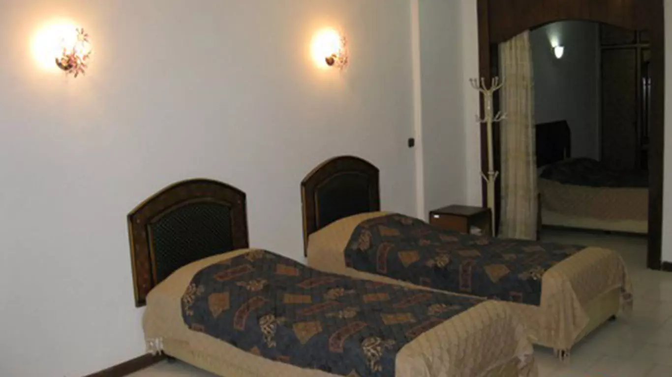Parsian Hotel